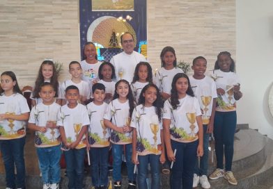 Primeira Eucaristia na Comunidade Nª Sª Aparecida