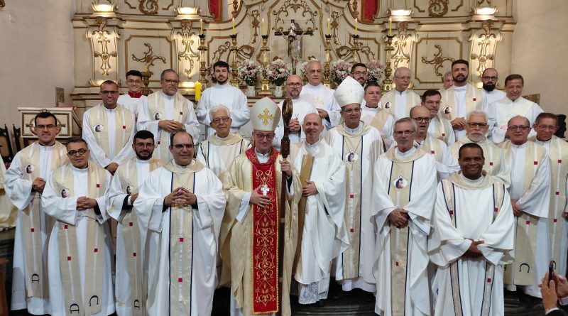 Padre Túlio Filard celebra 40 anos com missa em ação de graças no Santuário da Piedade