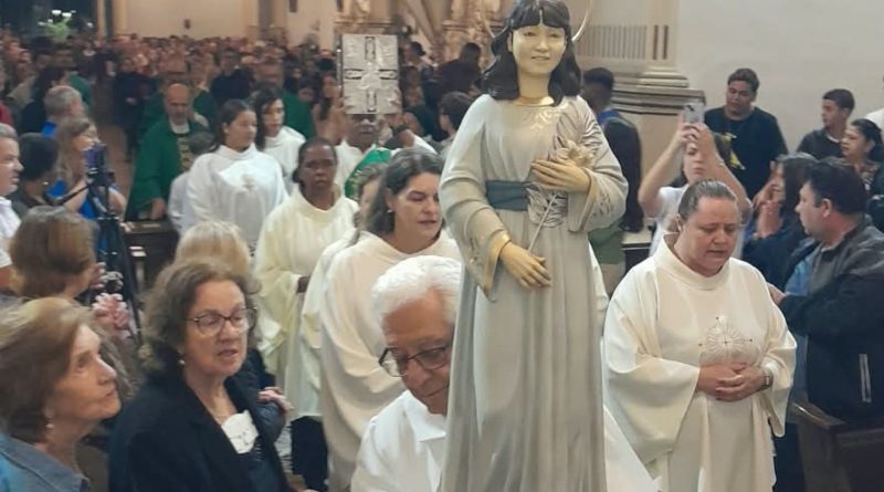 Fieis vivem com muita devoção Festa da Beata Isabel Cristina