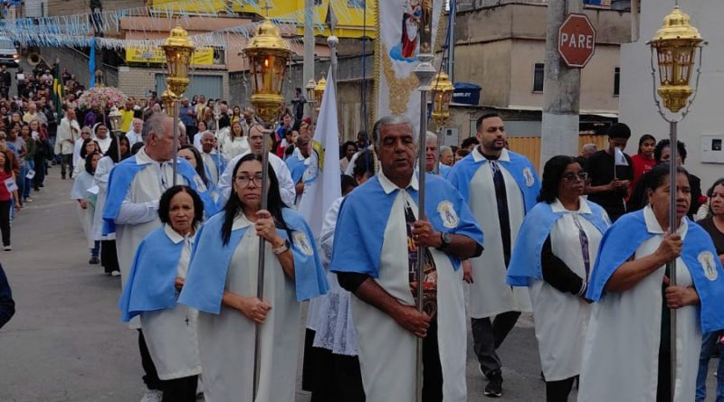 COMUNIDADE NOSSA SENHORA APARECIDA CELEBRA DEZ DIAS DE FÉ E DEVOÇÃO À PADROEIRA